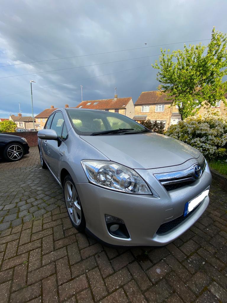  Toyota Auris Hybrid